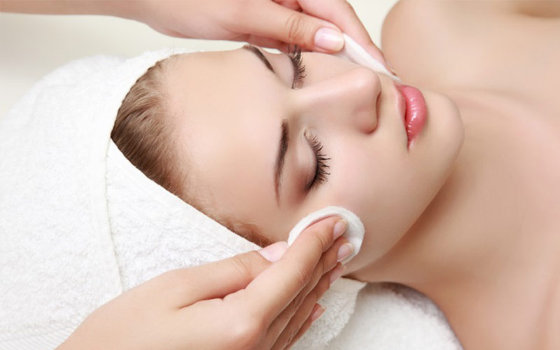 فواید فشیال ماهانه در کلینیک پرمیوم رشت